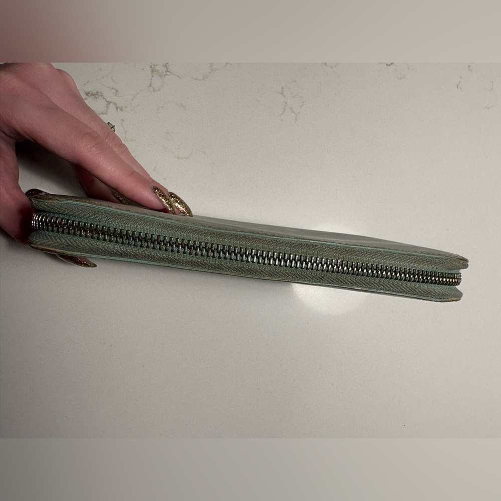 Louis Vuitton Epi zip around wallet - Picture 3 of 5